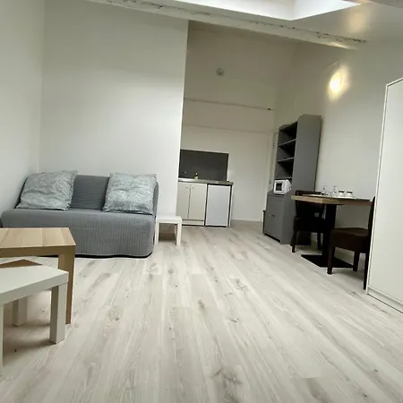 204 Immeuble Perséverance Appartement *